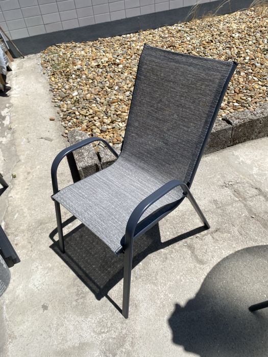 Conjunto de Esplanada Mesa + Guarda-sol + 4 Cadeiras - Perfeito para Terraço/Jardim