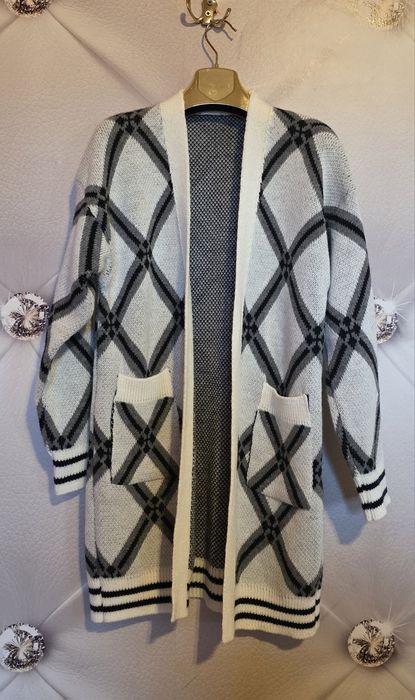 Długi nowy bez metki kardigan