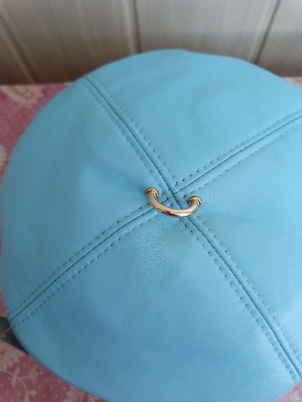 Жіночі беретки з натуральної шкіри