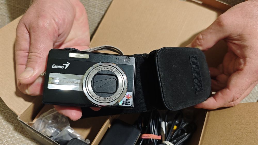 Фотоапарат Genius G-Shot P8565
H565
H565
DIGITAL CAMER/
Gisho?
H565