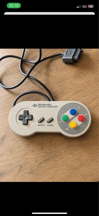 Sprzedam dwa pady do nintendo snes