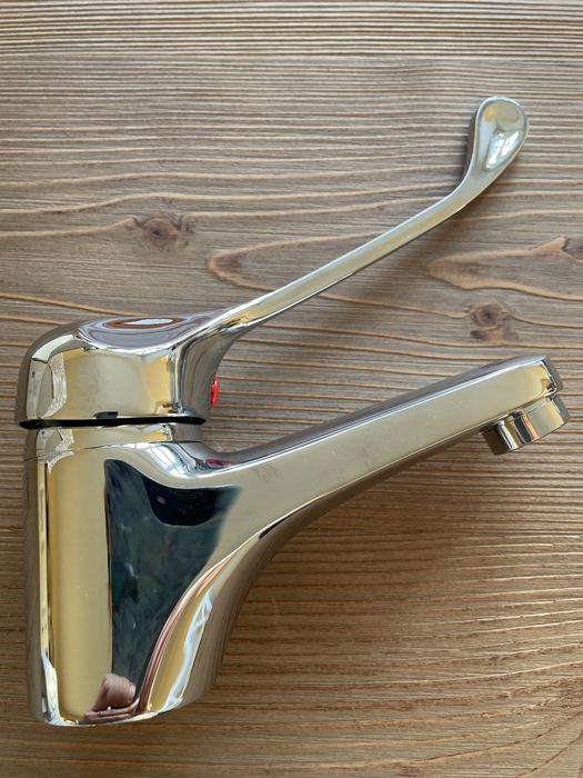 Bateria umywalkowa lekarska stojąca