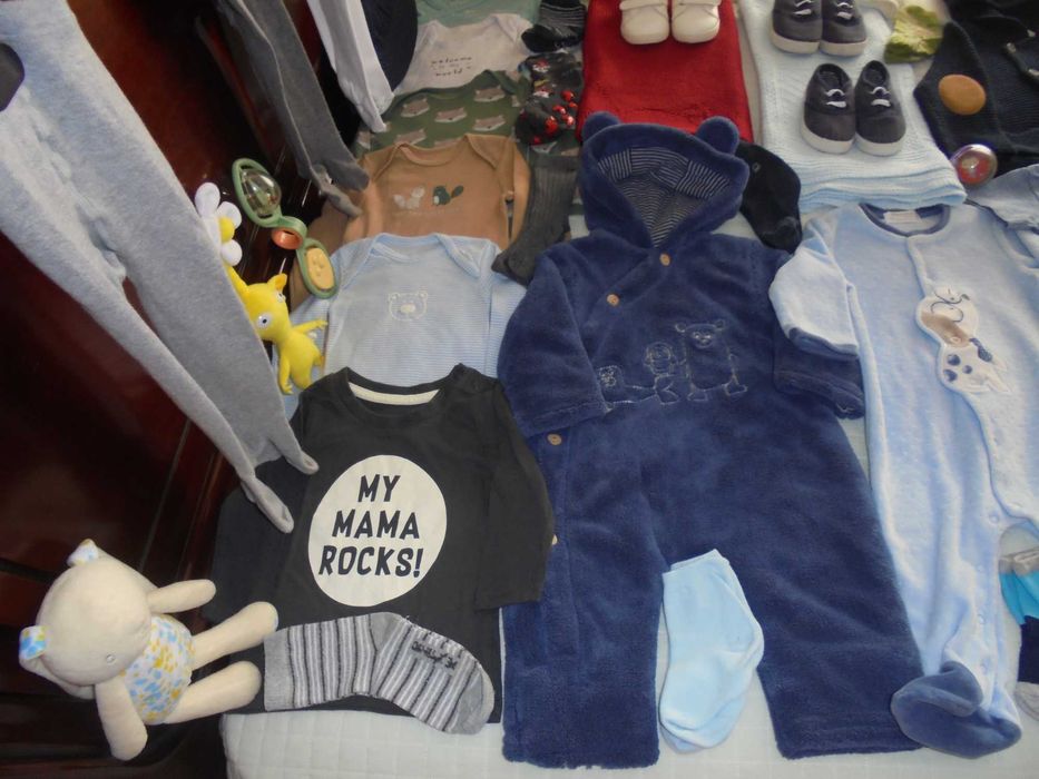 lote de roupa de menino bebé os sapatos novos