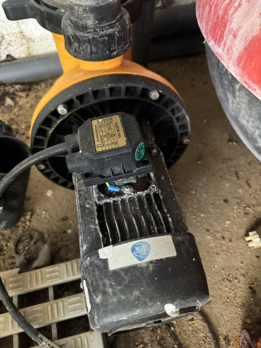 Duas Bombas de piscina 1cv