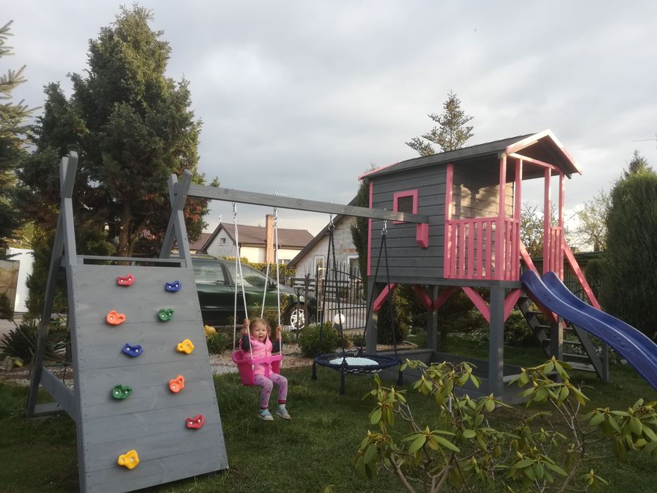 Plac zabaw dla dzieci (domek dla dzieci)