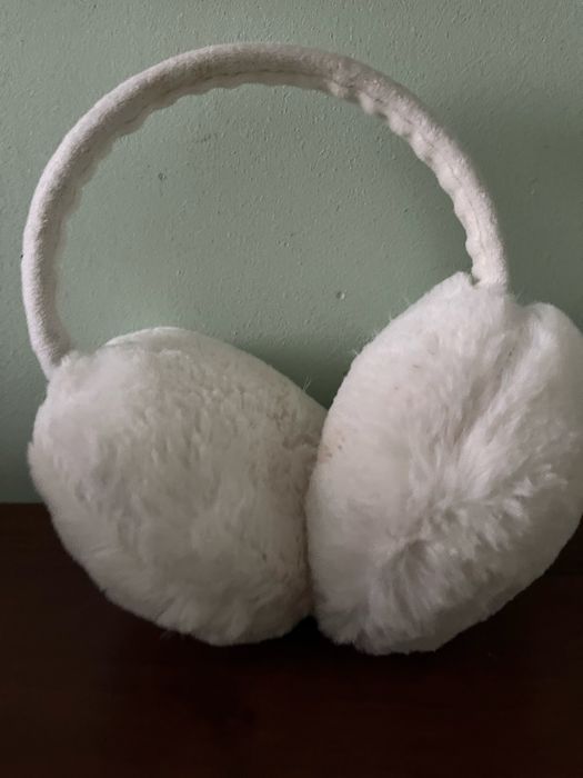 Теплі біленькі пухнасті навушники