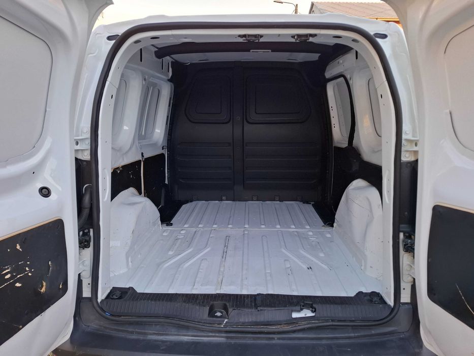 Mercedes-Benz Citan 110 CDi/27 3 LUGARES APENAS 40 MIL KMS NACIONAL DE 2023/12 ( COM IVA DEDUTIVEL INCLUIDO)