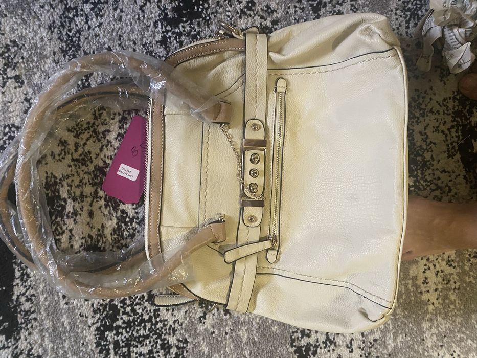 Сумка жіноча через плече молочного кольору