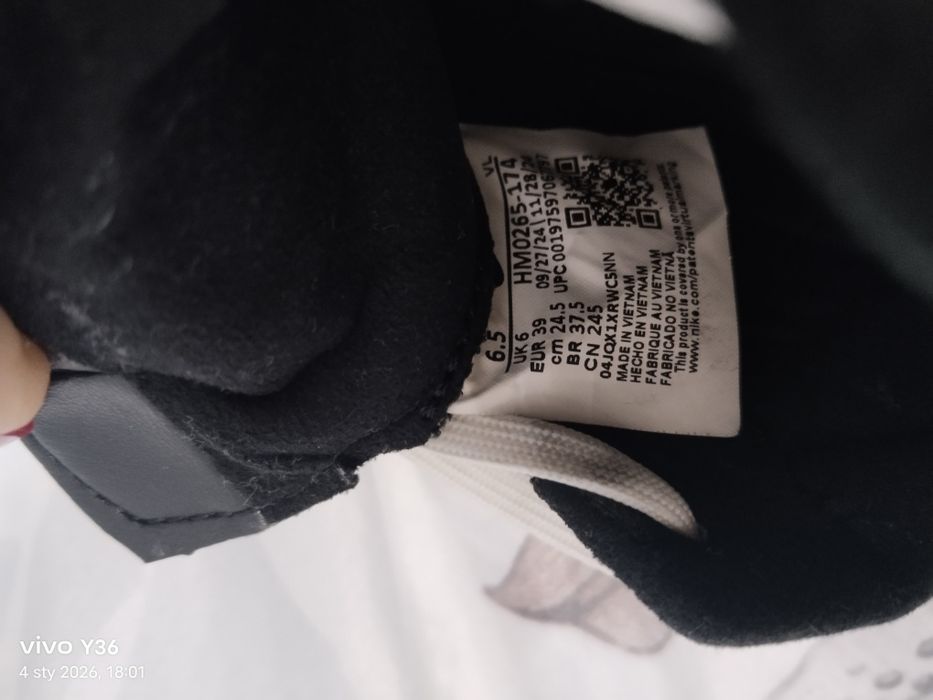 Buty używane ale bardzo dobrym stanie 2 razy tylko założone na nogę