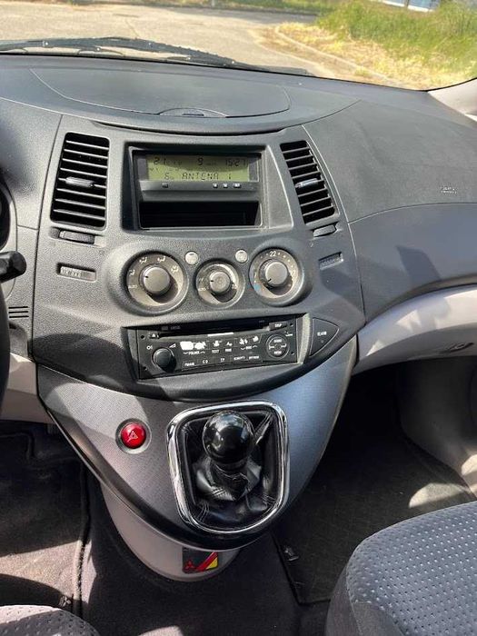 Mitsubishi Grandis 2.0 D-ID 7 lugares