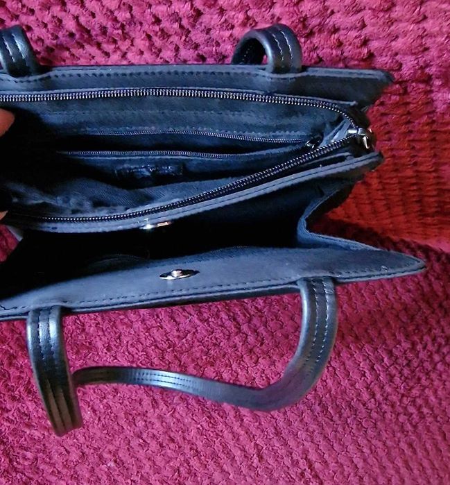 Czarna skórzana torebka vertical tote Nine West Accessories skóra