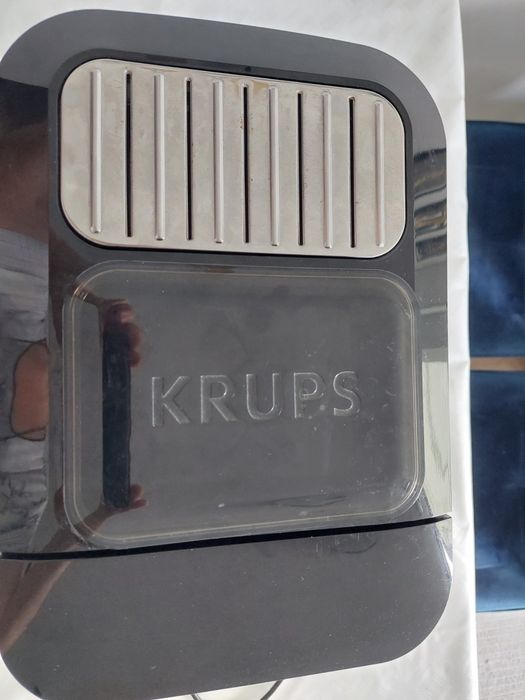 Ekspres ciśnieniowy EA8808 KRUPS - błąd nr 7
Wyświetla bład nr 7