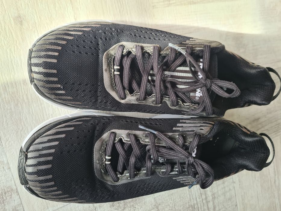 hoka one one clifton 5