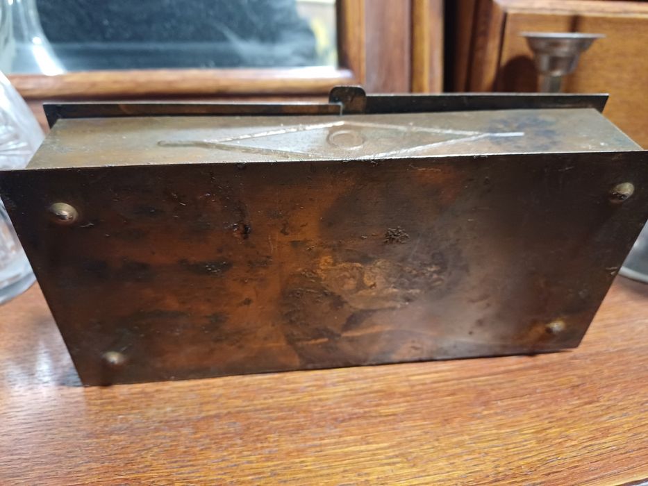 Miedziana Szkatułka z lusterkiem PRL-u staroć zabytek