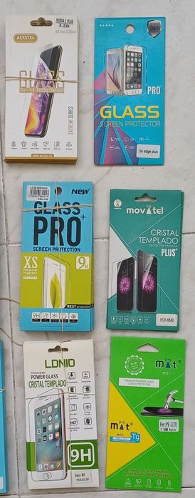 Telemóveis Mais de 100 peças Novas