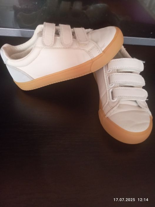 Дитяче взуття...