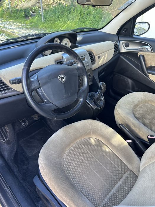 Lancia Ypsilon 1.2 16v argento