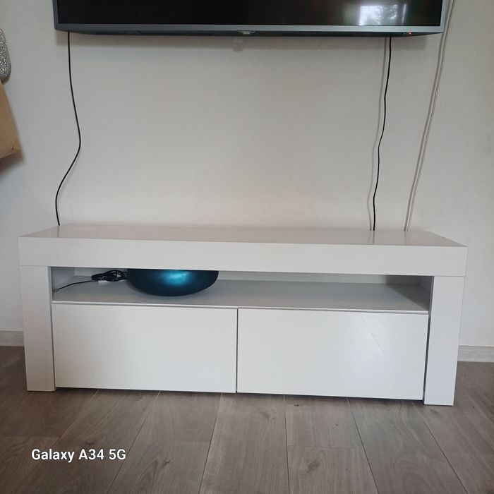 Szafka pod telewizor