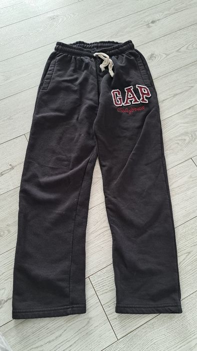 Spodnie dresowe gap 146 chlopiece