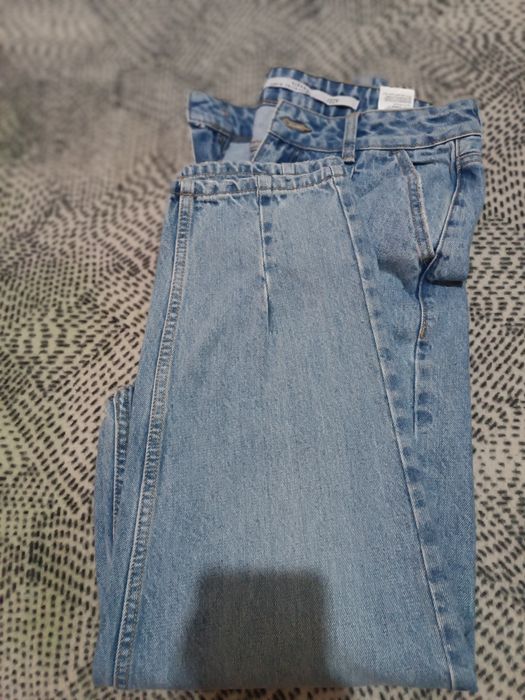 Roupa de Senhora calças, body, casaco, colete e saias