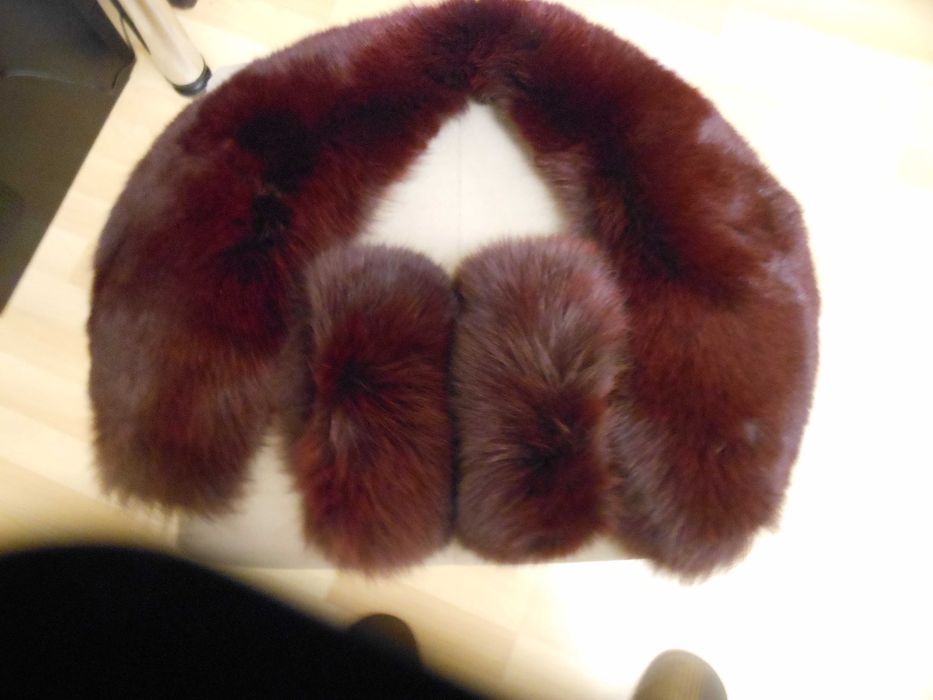 Комір жіночий з нарукавниками-майже новий.