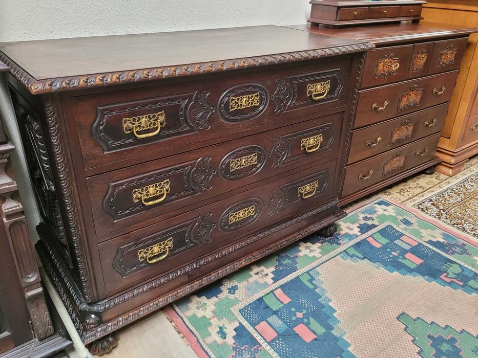 Cómoda antiga em madeira maciça - Muito bom estado geral