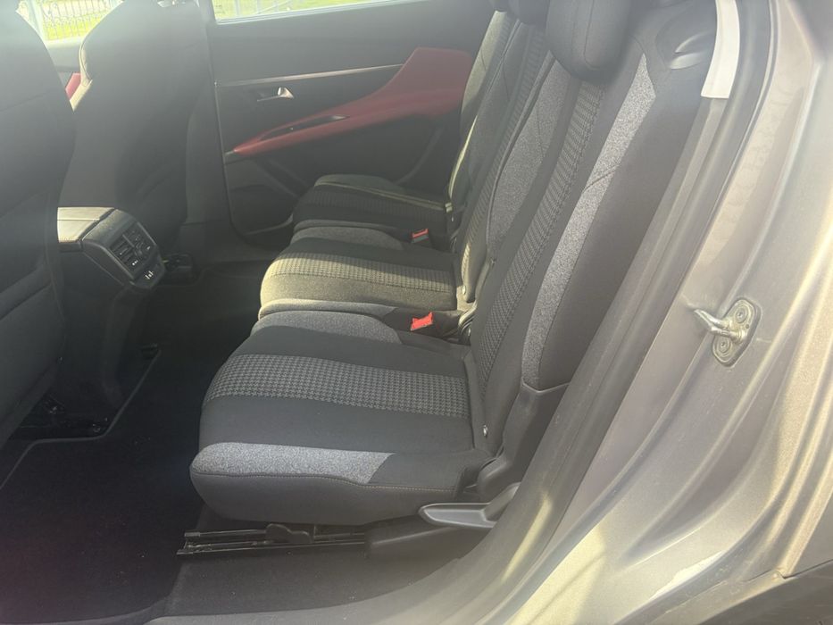 PEUGEOT 5008 Автомат