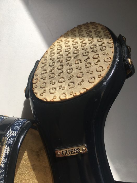Sandálias GUESS originais