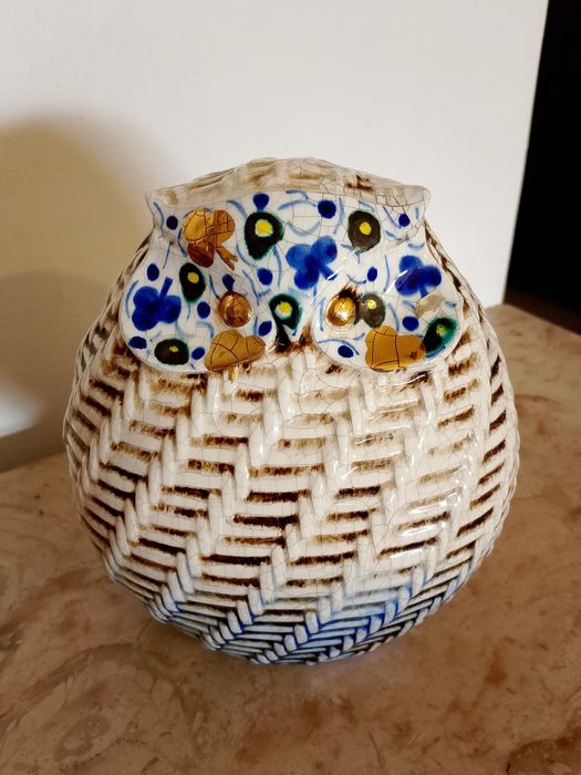 Various decorative items509443906607534082