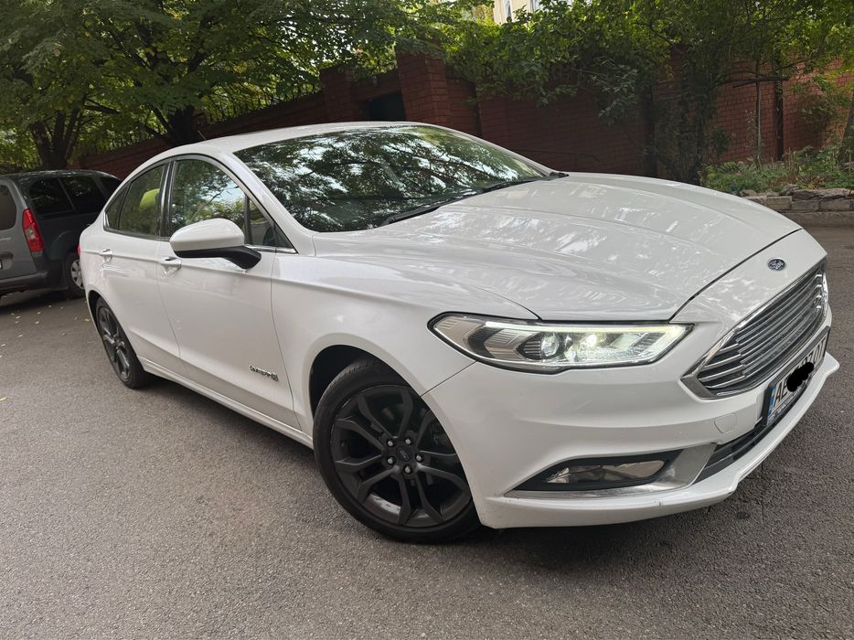 Аренда авто Ford Fusion Hybrid под такси и собственные нужды.