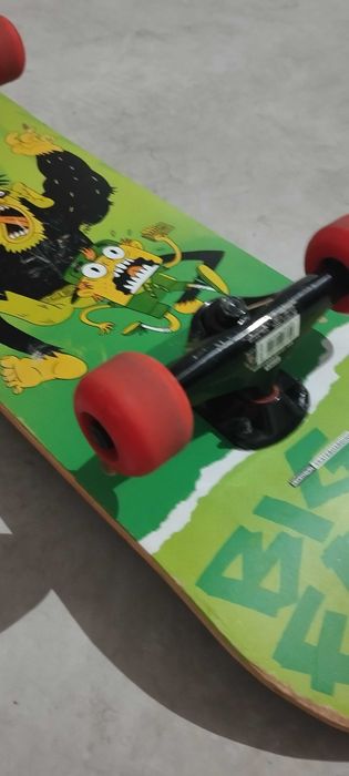 Skate praticamente novo