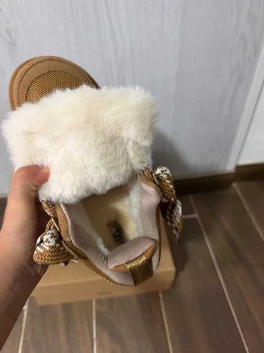 UGG Lowmel Chestnut R.40