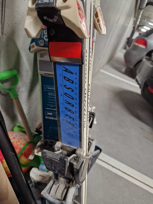 Sprzedam zabytkowe, używane narty blizzard