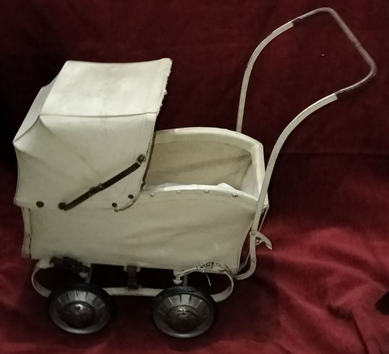 Carrinho de Bonecas Muito Antigo