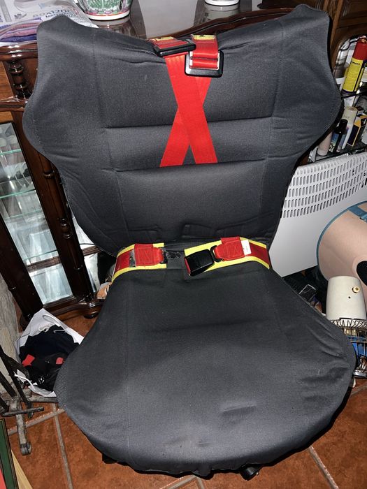 Cadeira com colunas embutidas