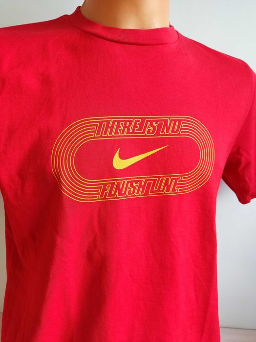 Koszulka Nike czerwona There is no finish line
