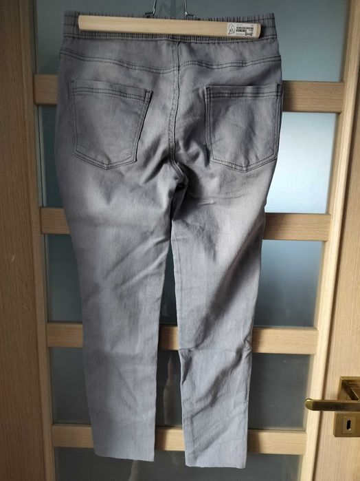 Jeginsy damskie 38