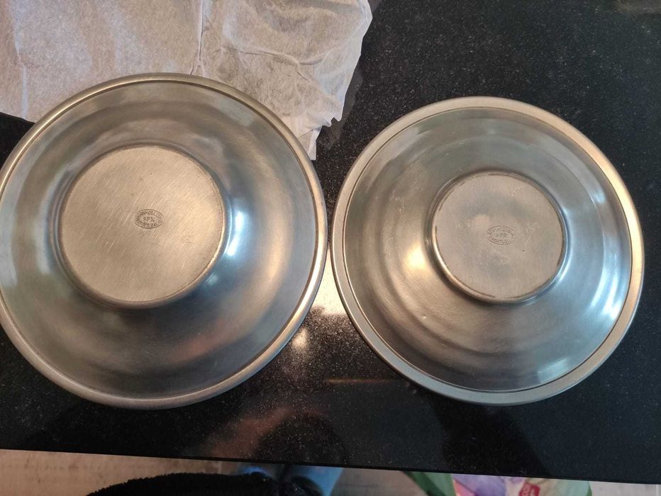 Conj. de Cafeteiras com Prato em Estanho Puro 97% - "ESTANHOS LOURO"