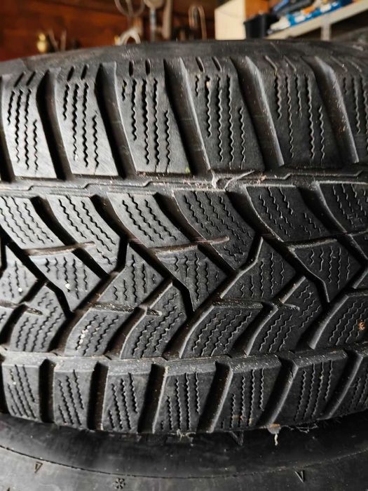 Opony zimowe z felgami 215/65 R16