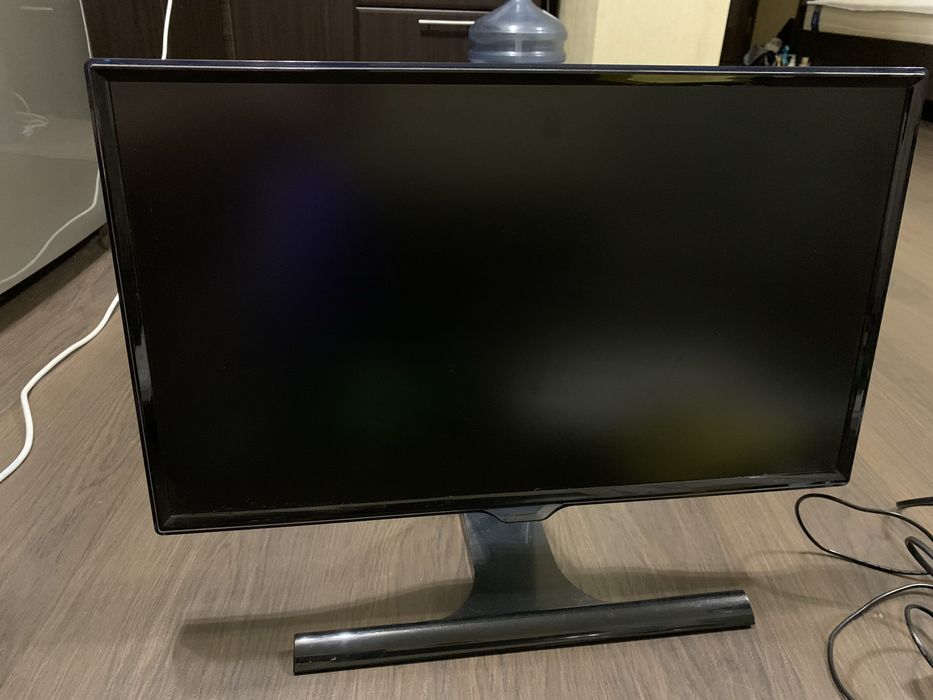 Монітор Samsung S24E390HL