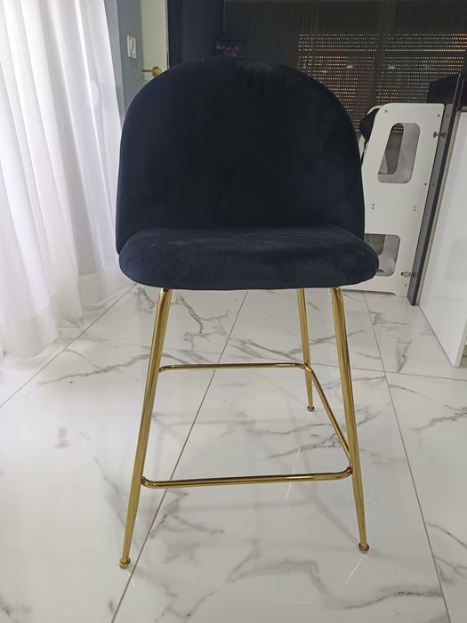 Cadeira alta (bar) ainda na embalagem