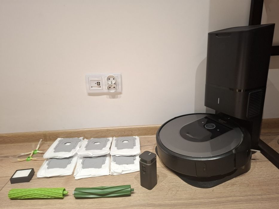 Robot sprzątający iRobot Roomba i7+ baza czyszcząca + akcesoria gratis