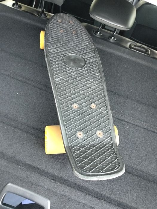 Pequeno skate usado