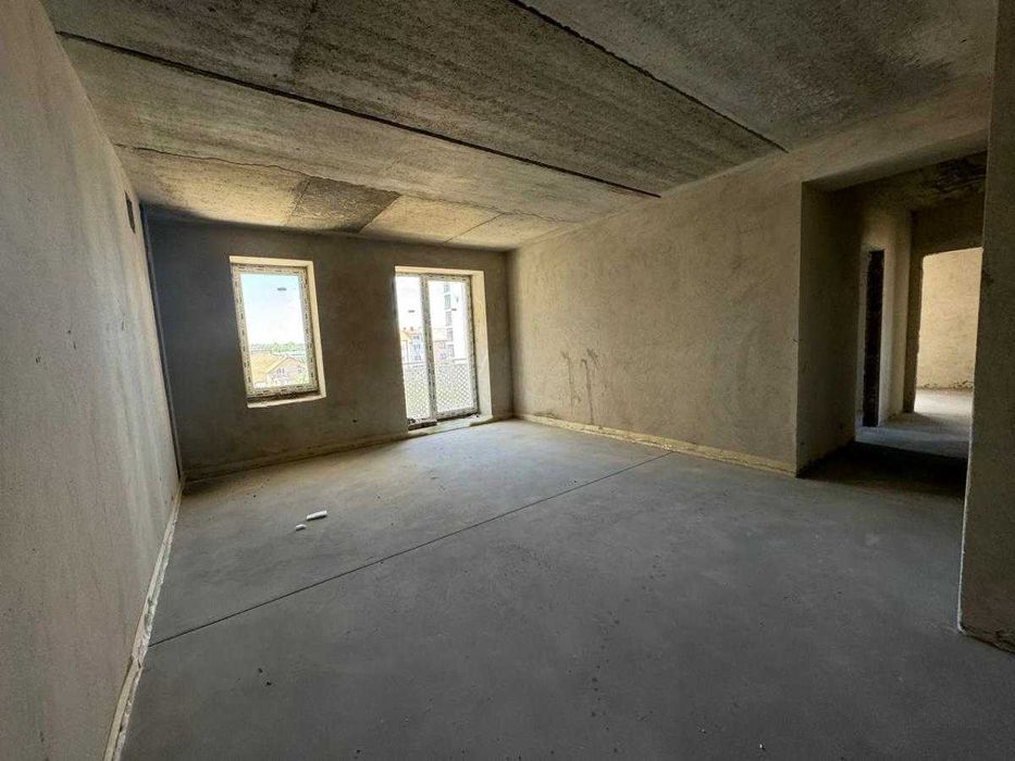 Трикімнатна квартира! Готова до ремонту!