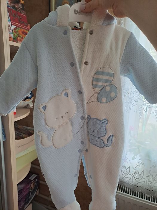 Комбинезон на 4-7 месяцев тёплый