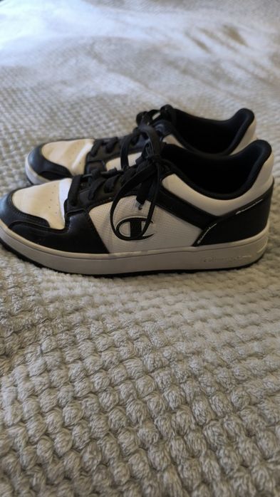 Buty sportowe chłopięce 38 czarno-białe