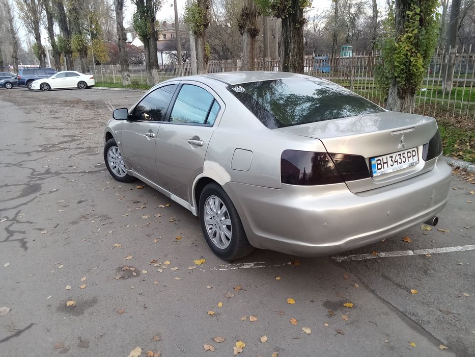 Mitsubishi Galant 2009