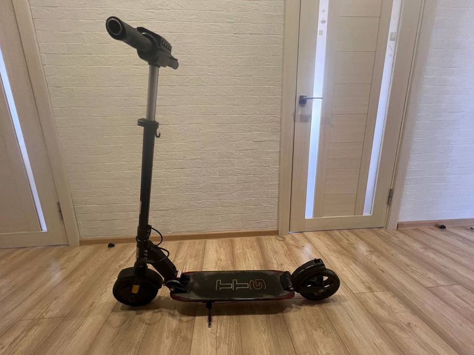 Електросамокат літій-іонний TTG SM S1 36V400W 6.5AH Чорний