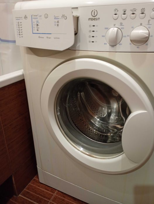 Стиральная машинка Indezit WIL 105