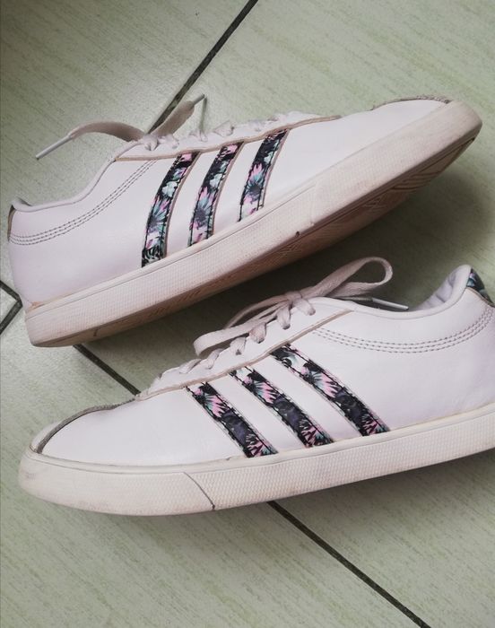 Кросівки на дівчинку